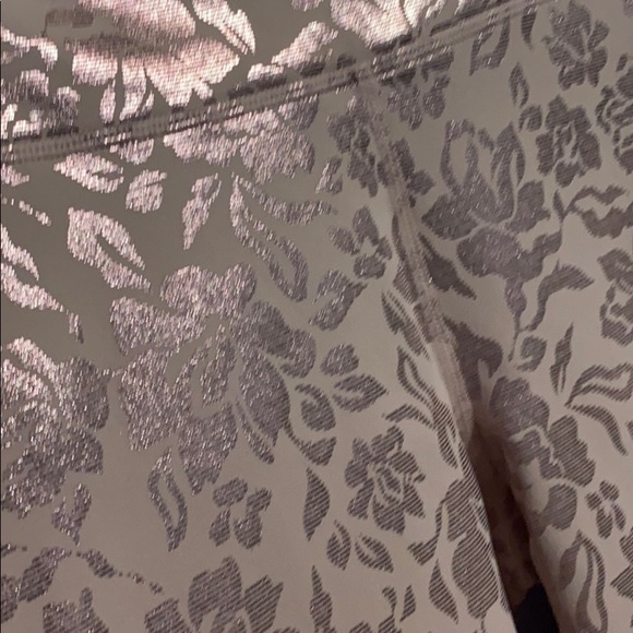 Fabletics - Picture 2 of 3